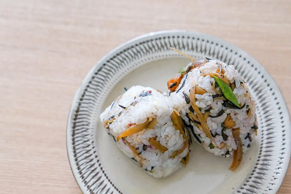 ひじきのシンプルおにぎり|savaoさん