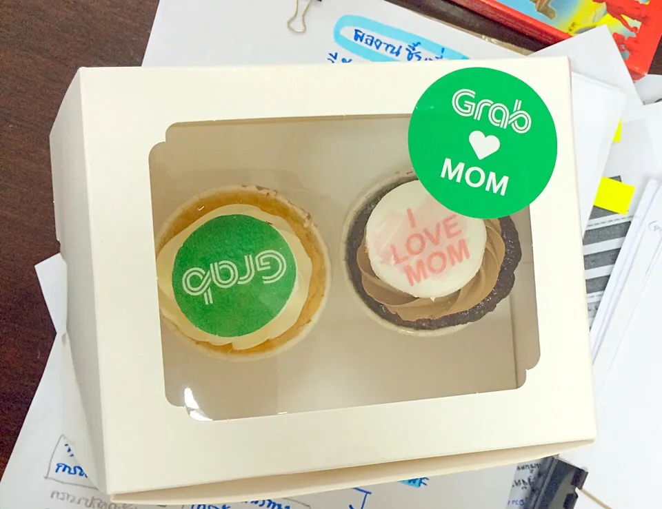 Free cup cake from Grab!|Chalinee Kalyanamitraさん