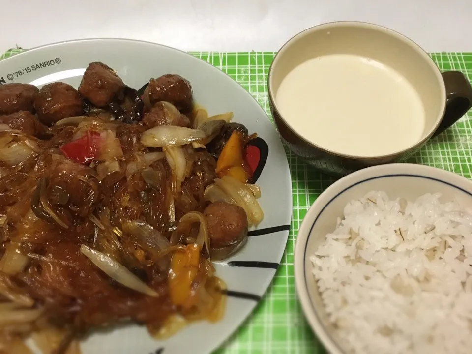 Snapdishの料理写真:肉団子と春雨の酢豚風・豆乳とコーンの中華スープ・もち麦入りご飯|美也子さん