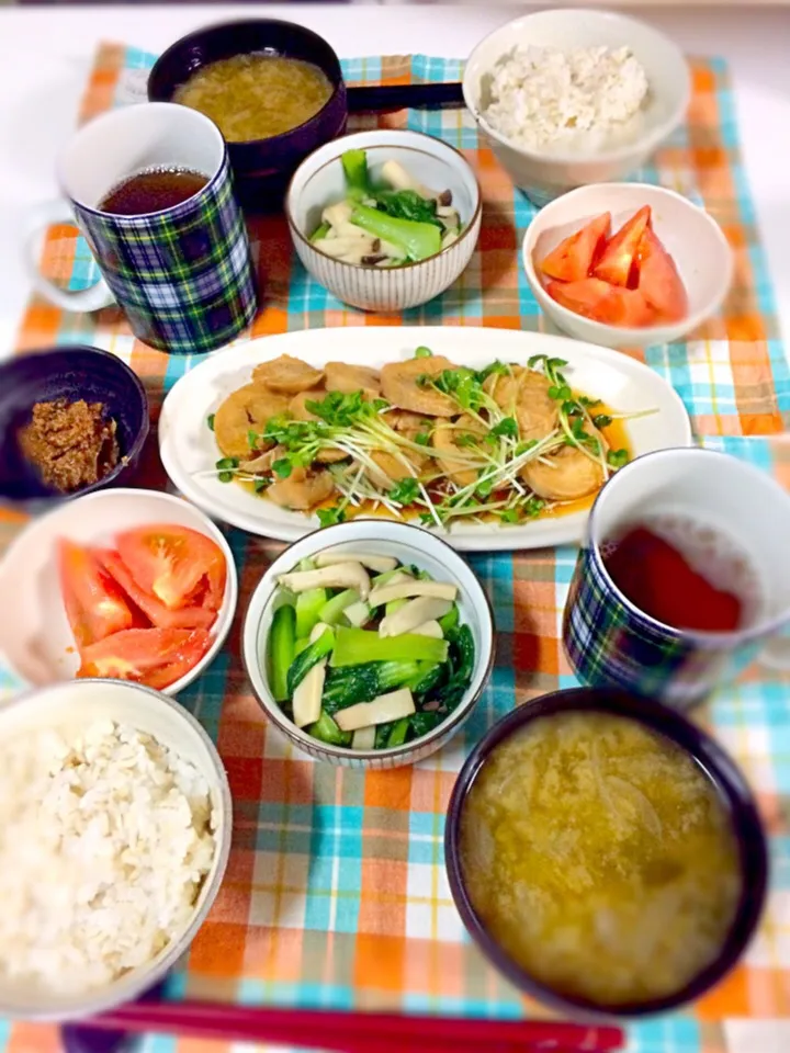 ・鶏ハムのチャーシュー風 ・青梗菜とエリンギの塩炒め ・あおさとたまねぎのお味噌汁 ・もち麦ごはん|chocolatさん