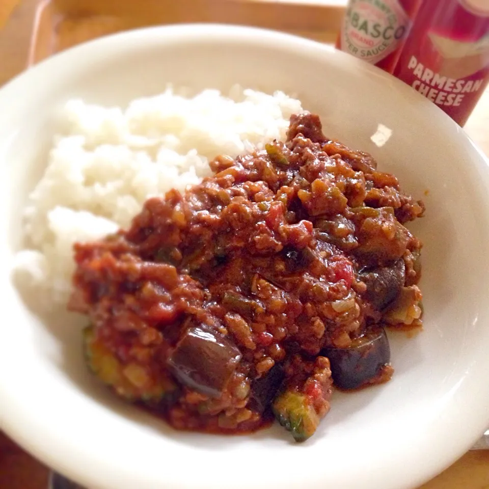 茄子やゴーヤが旨いトマトベース♫夏バージョンなキーマカレー🍛|こなちゅんさん