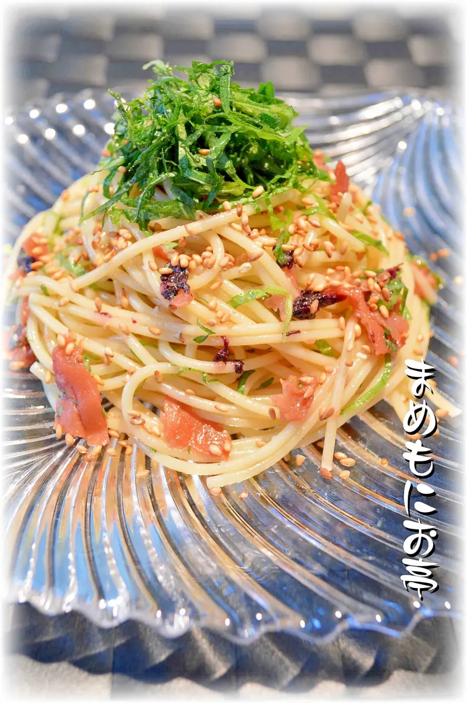 Snapdishの料理写真:まめもにおさんの清涼感たっぷり♪梅肉と大葉の☆冷製パスタ #楽天レシピ|楽天レシピさん