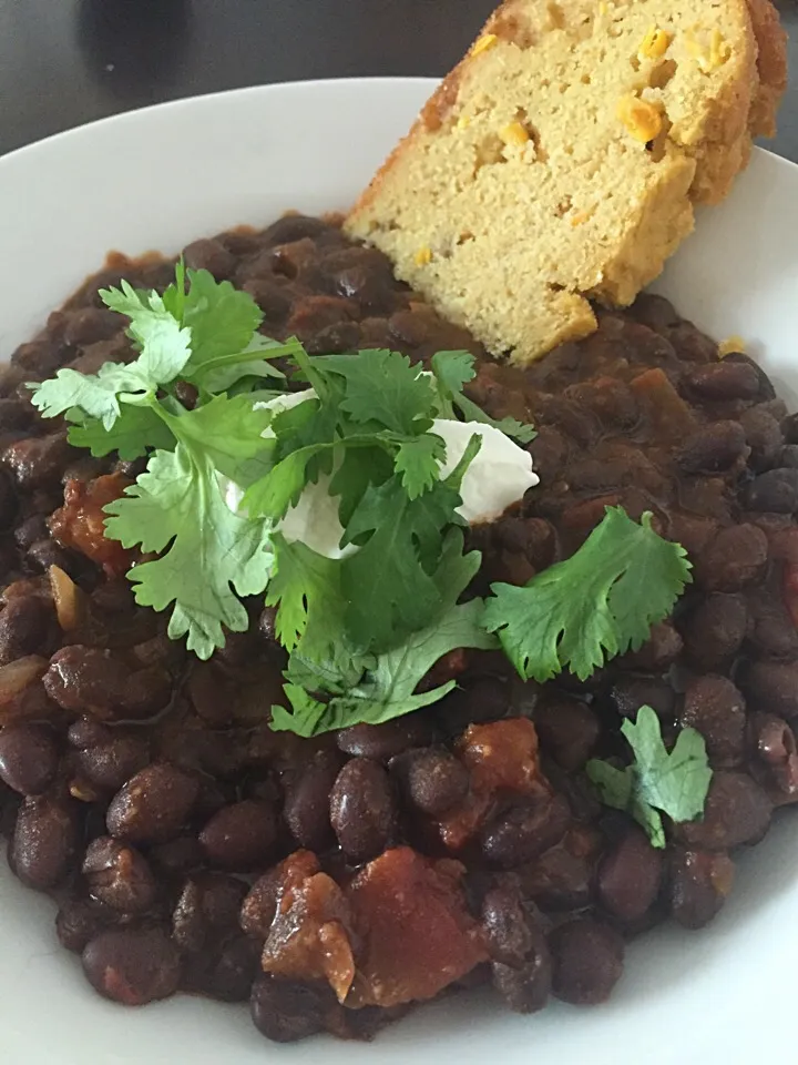 Snapdishの料理写真:Fujimamas Blackbean Chili & cornbread|Chris Shannonさん