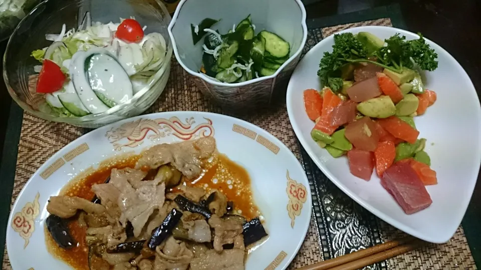 Snapdishの料理写真:カルパッチョ＆酢の物＆レタスサラダ＆豚と茄子のバタポン|まぐろさん