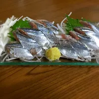 Snapdishの料理写真:秋刀魚の刺身|つーくんさん