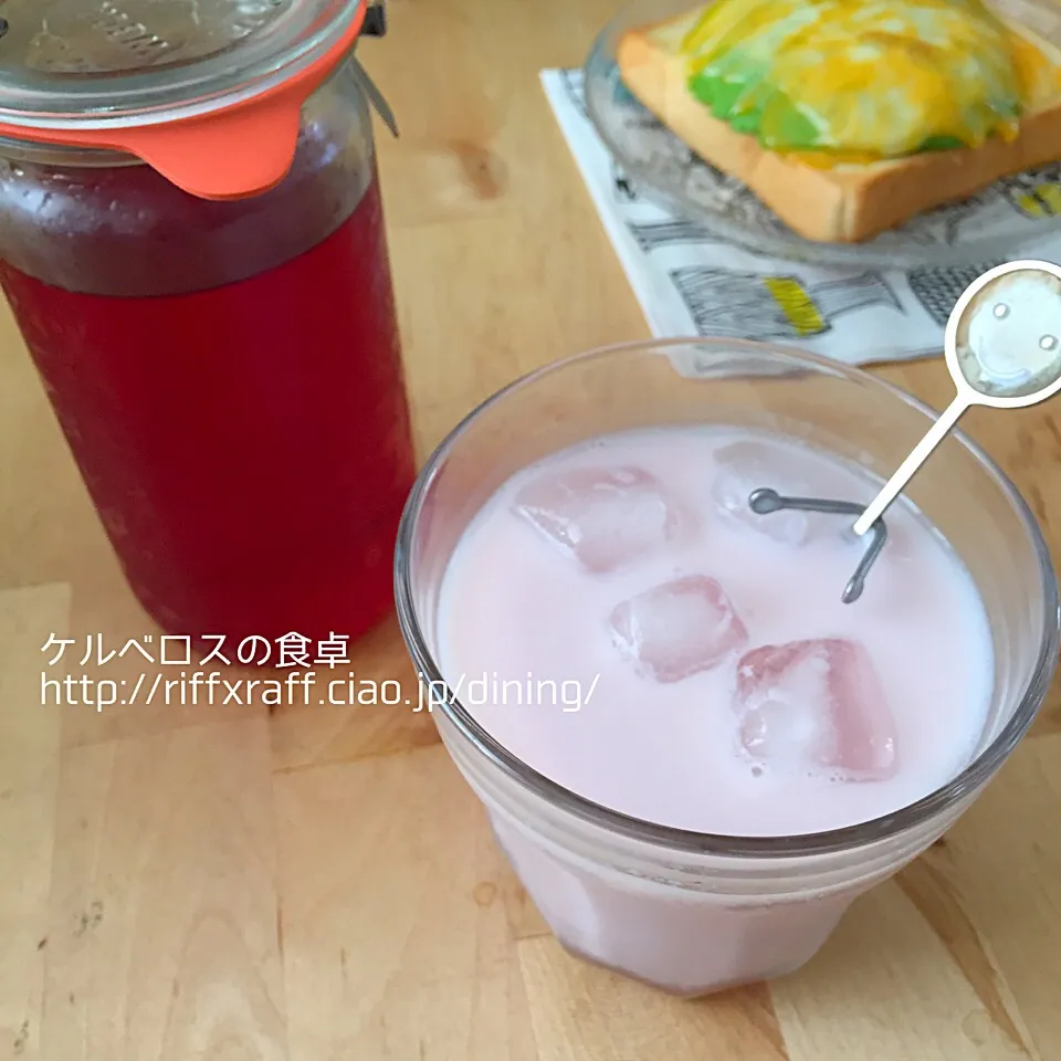 Snapdishの料理写真:自家製いちご牛乳|門乃ケルコさん