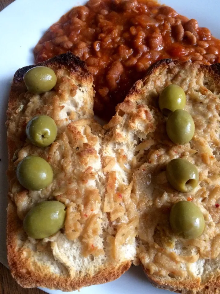 Snapdishの料理写真:Vegan Cheezly with olives and beans|Nick Hiderさん