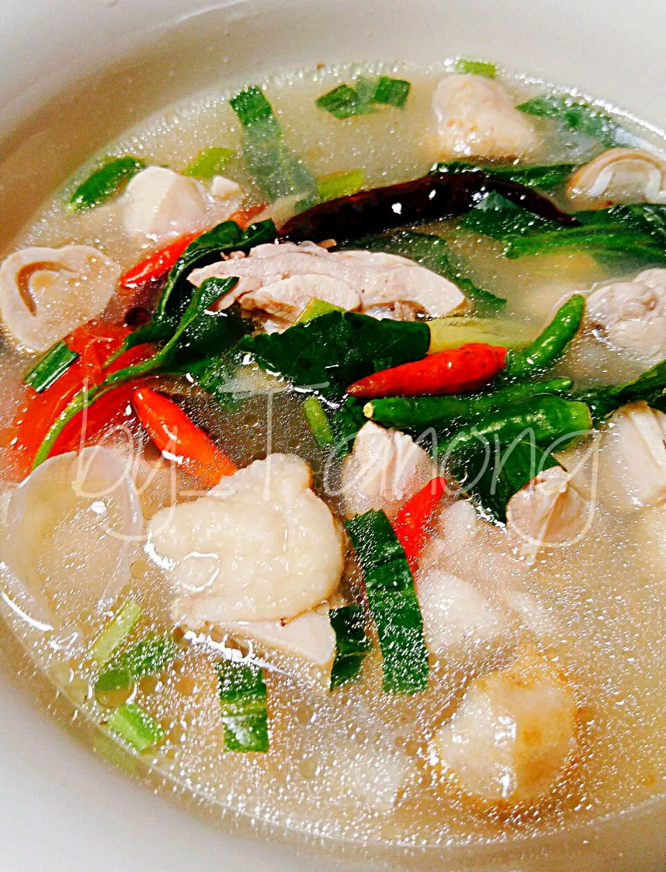 Chicken soup with mushrooms Tom yam kai|Tanongさん