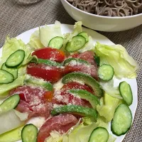 Snapdishの料理写真:トマトアボカド生ハムサラダ|みつほさん