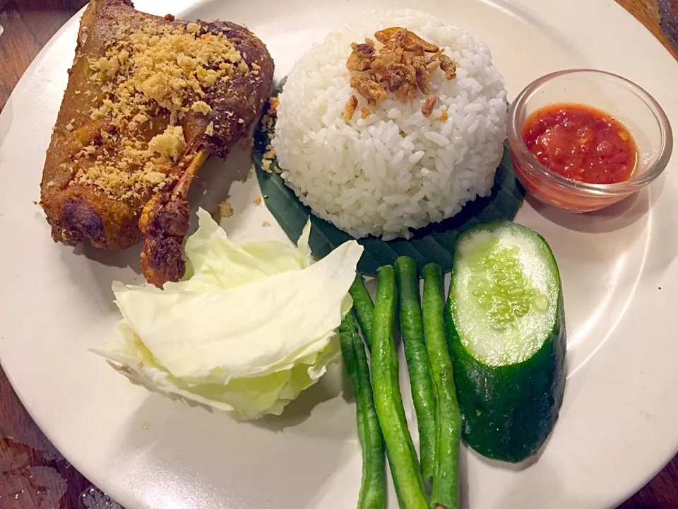 Snapdishの料理写真:Bebek goreng|yeni kartikasariさん