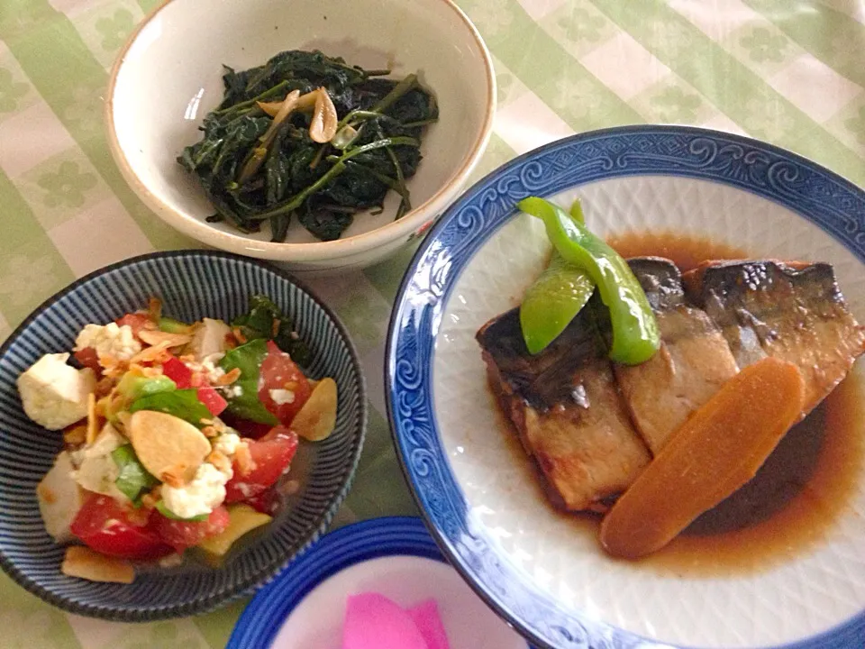 Snapdishの料理写真:鯖の味噌煮、アボガドと豆腐のイタリアンサラダ、空芯菜のオイスター炒め|もちもちさん