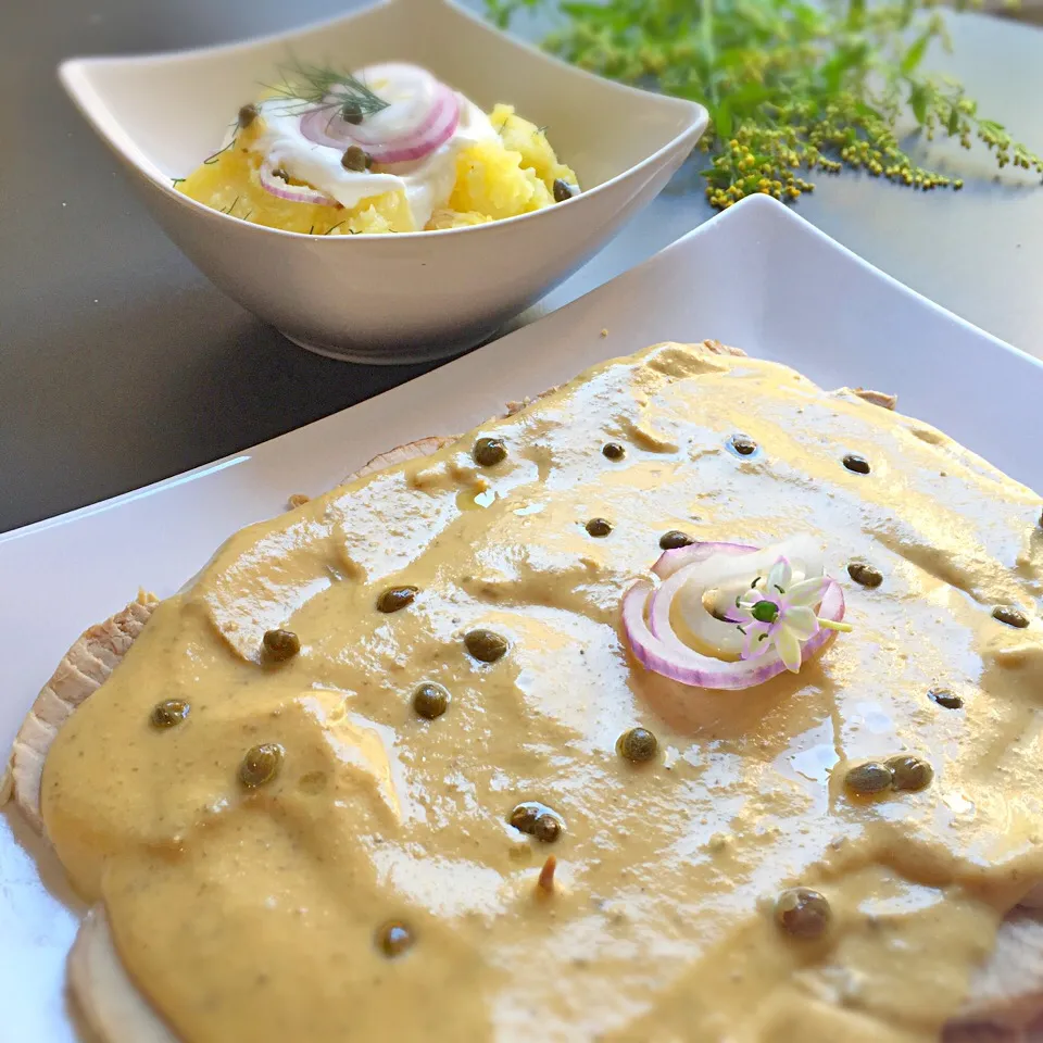 Snapdishの料理写真:Vitello Tonnato (Veal with Tuna Sauce)|laura giardinaさん