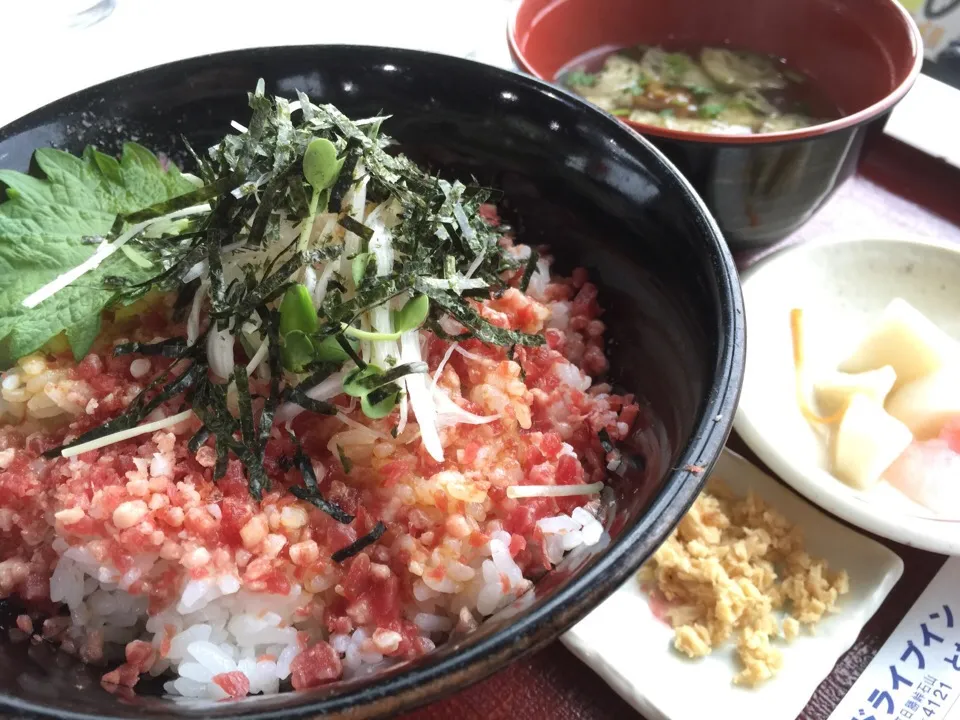 【北海道湯巡り中】牛トロ丼(^ ^)|hiroさん