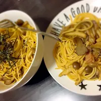 Snapdishの料理写真:きのこと醤油バターの和風パスタ|ゆちむさん