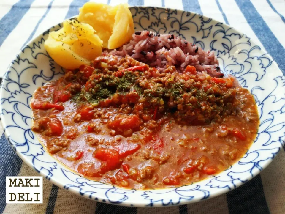 チョッパーちゃんのトマト🍅の簡単カレー😋
うまぴょ〜〜ん＼(^ω^＼)( /^ω^)/😁✌🏼️|真希さん