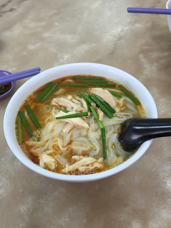 Rice noodles soup (Ipoh hor fun)|Darren Loさん