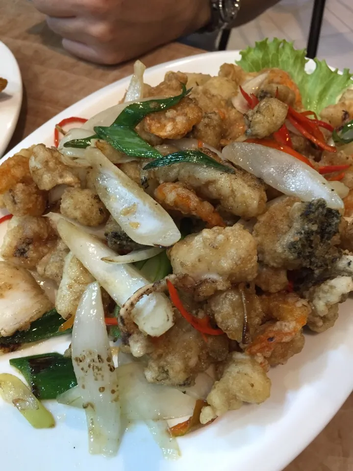 Fried seafood platter|Darren Loさん