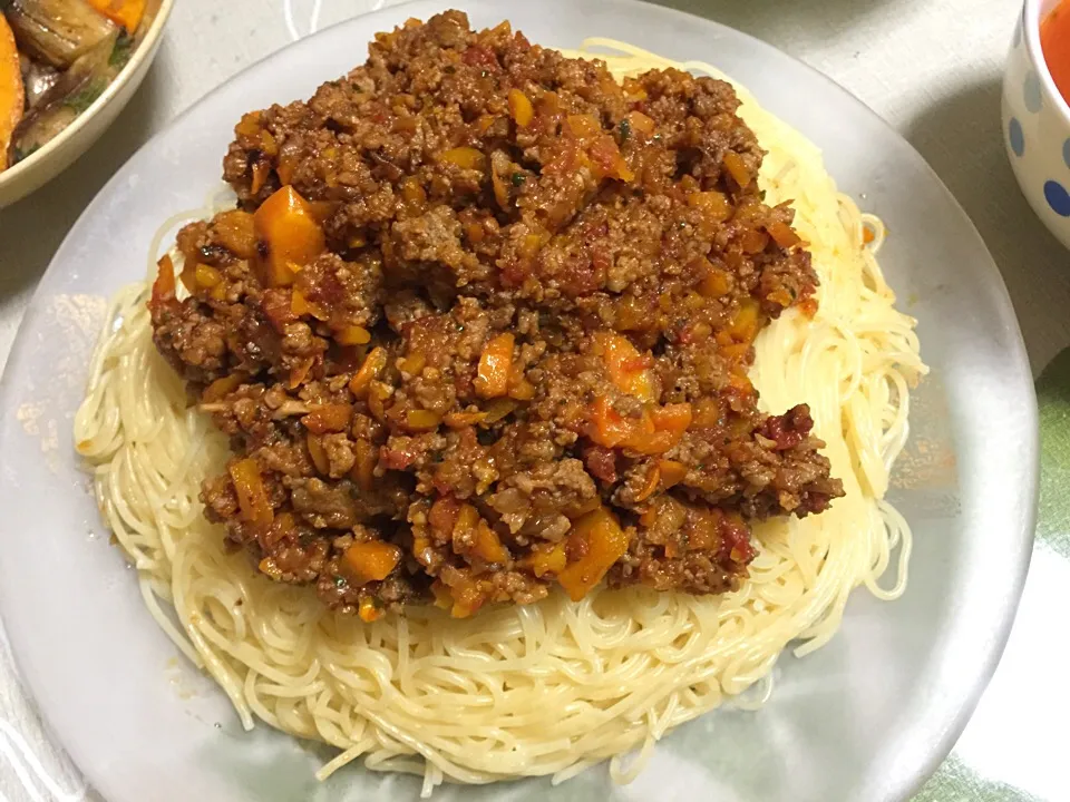 牛バラ肉をフープロで粗挽きにして 人参とカボチャがコロコロ・野菜たっぷりボロネーゼ|tabyさん