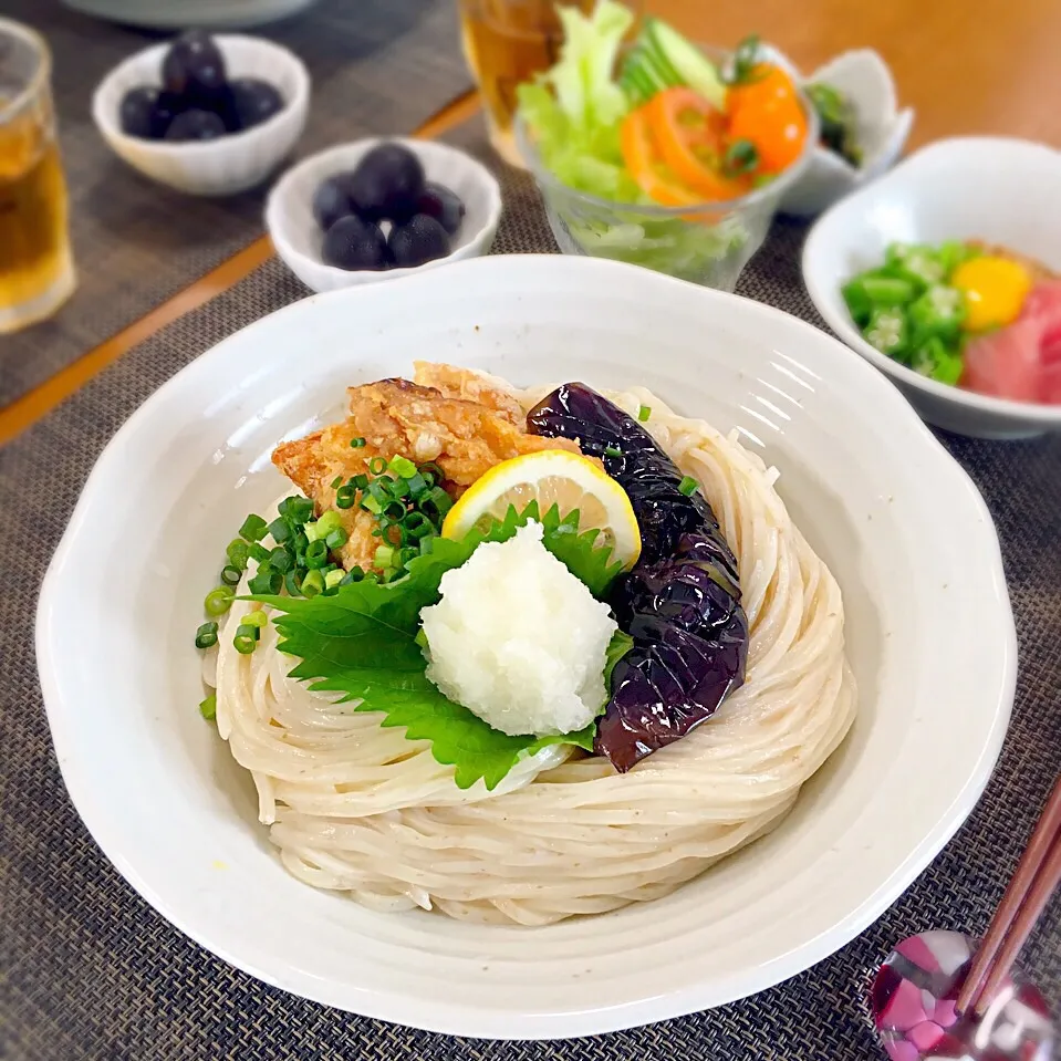 茄子ととり天のおろしぶっかけうどん|むぎママさん