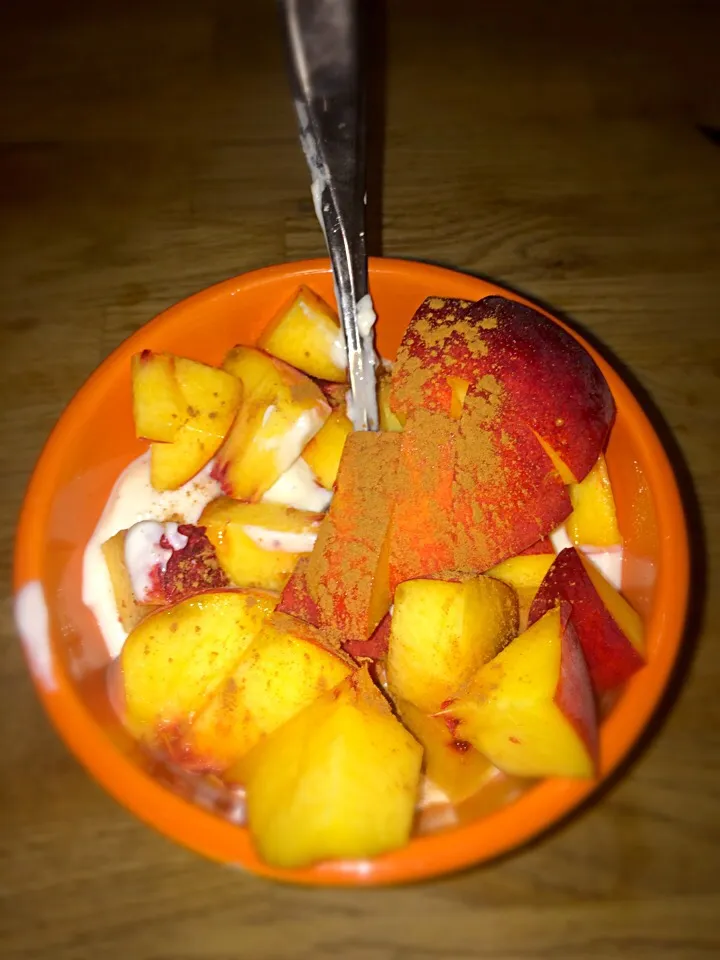 Yogurt with peaches|sofia freedさん