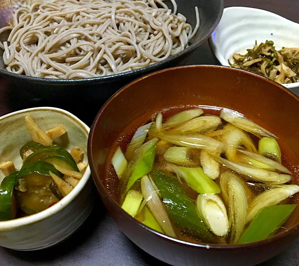 Snapdishの料理写真:晩ごはん  ミョウガと自家製辣油のつけ汁そば|ぽんたさん