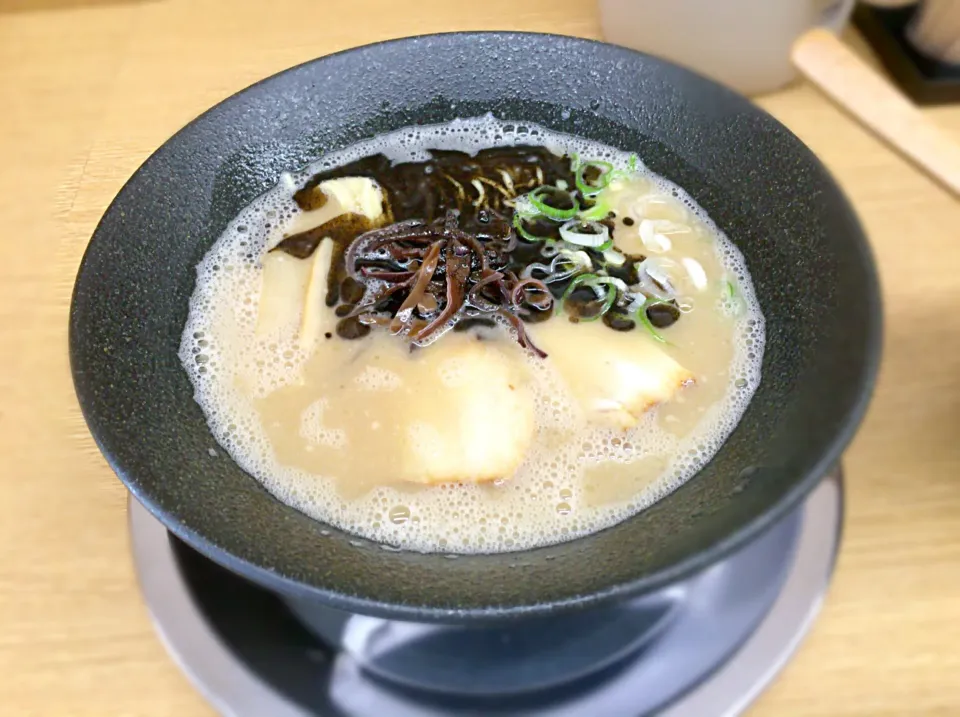 黒豚骨ラーメン|まさま〜ささん