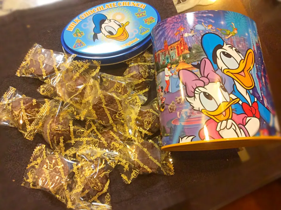 ディズニーランドのお土産❤️「チョコレートクランチ」😻|アライさんさん