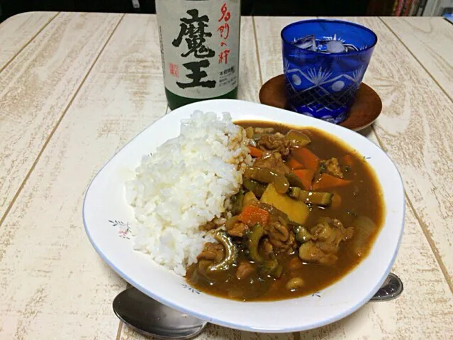 今日の男飯(⌒-⌒; )たっぷり煮込んだカレー♫ゴーヤ、シシトウ、ナス入り♫|ひーちゃんさん