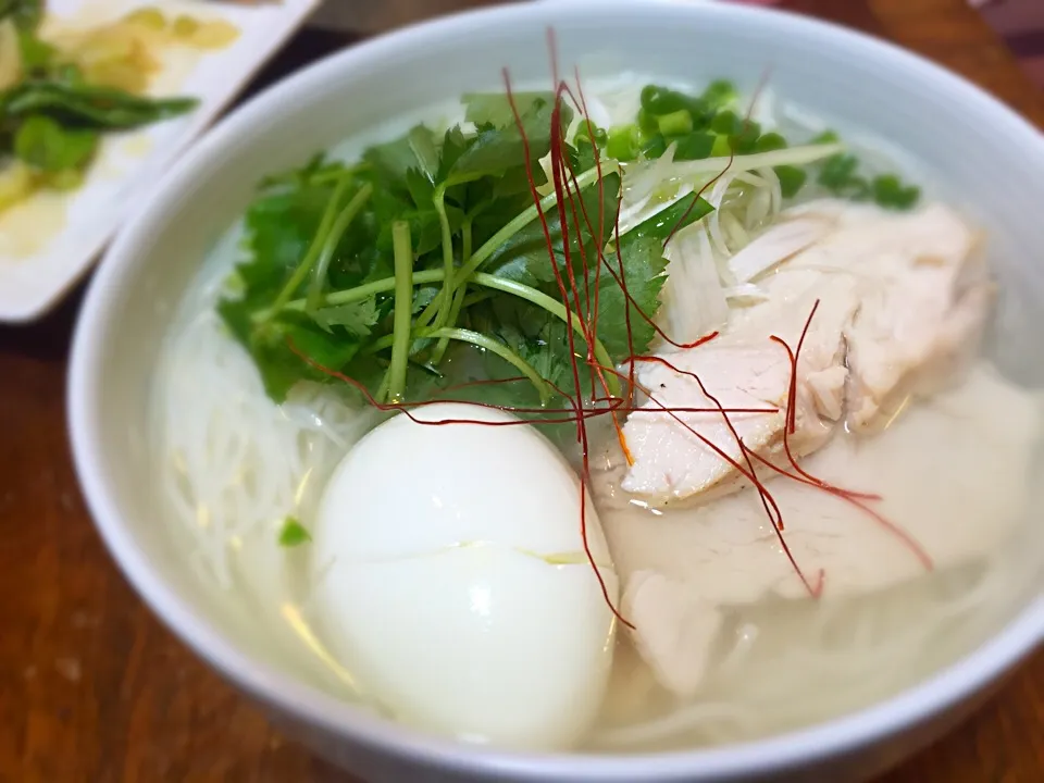 塩そうめん作ってみた。キンキンに冷やした鶏ガラスープがうまいです。|tesasakiさん