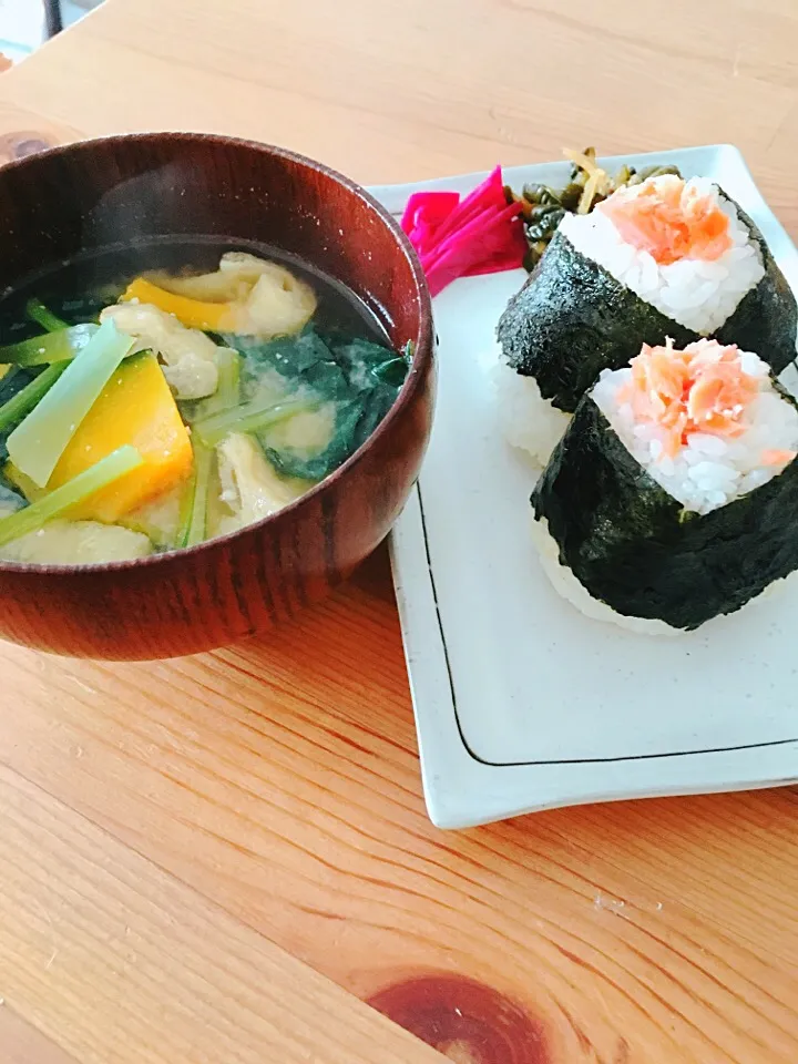 お昼ご飯(๑˃̵ᴗ˂̵)و ̑̑|るりさん