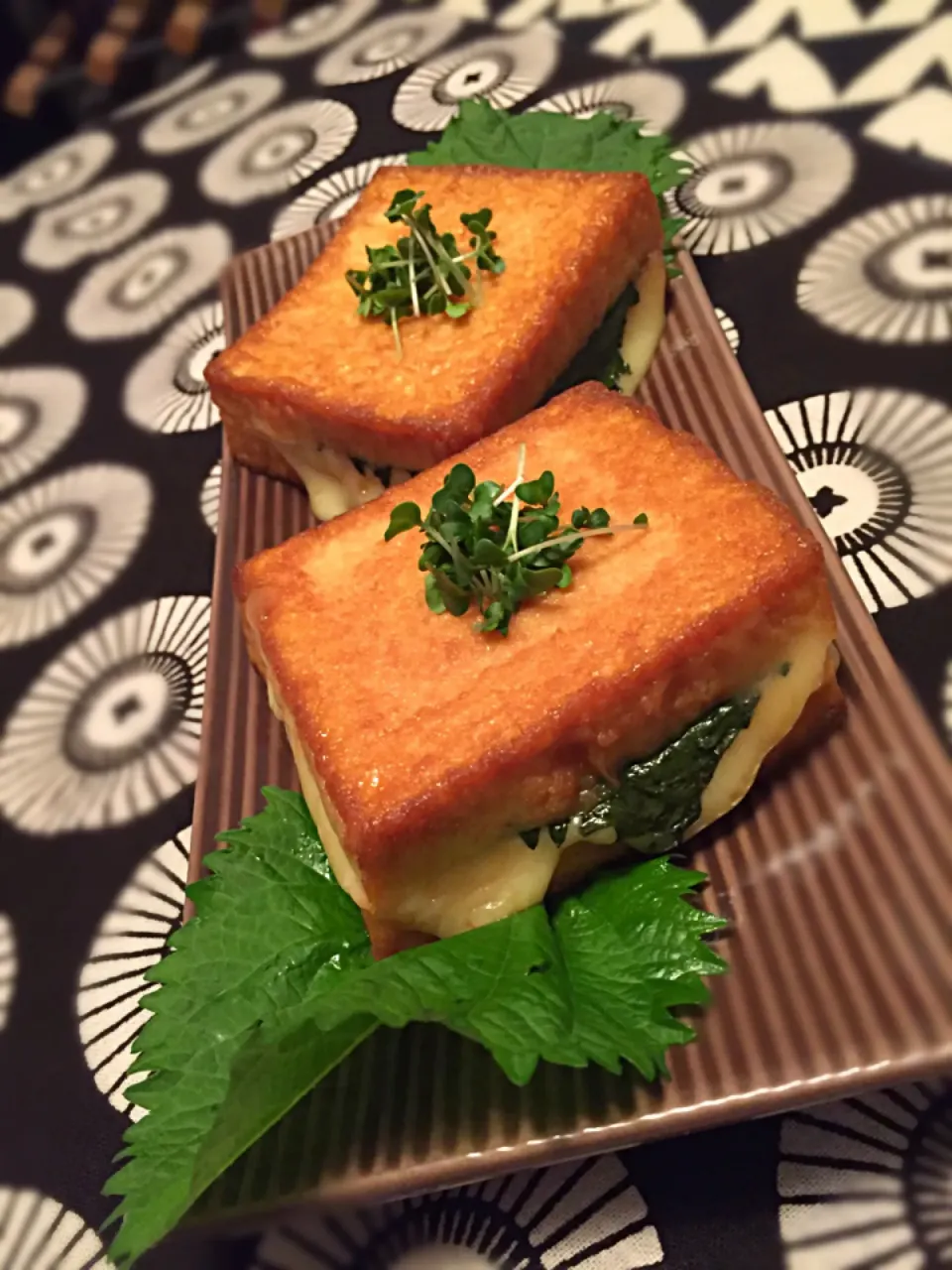 Snapdishの料理写真:あゆ♡さんの料理 絹揚げのとろ～りチーズのはさみ焼き♡
遅くなったけど🙇🏻💦800投稿おめでとう〜〜🎉🎉🎉|チョッパー＆ホヌさん