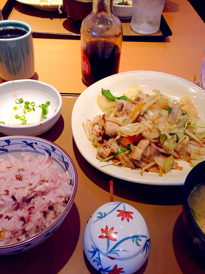 やよい軒🎶野菜炒め定食|しのてらさん