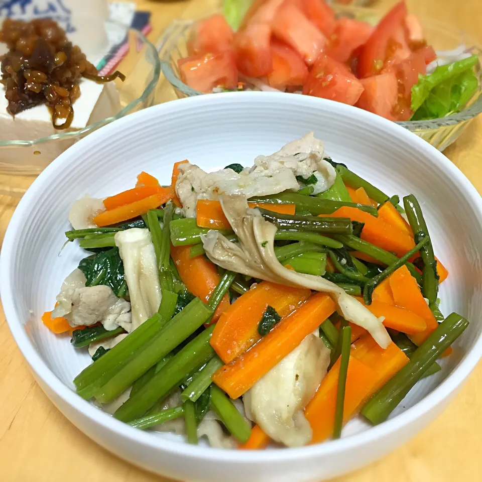 豚モモ肉と空芯菜と舞茸炒め|りんごっちさん