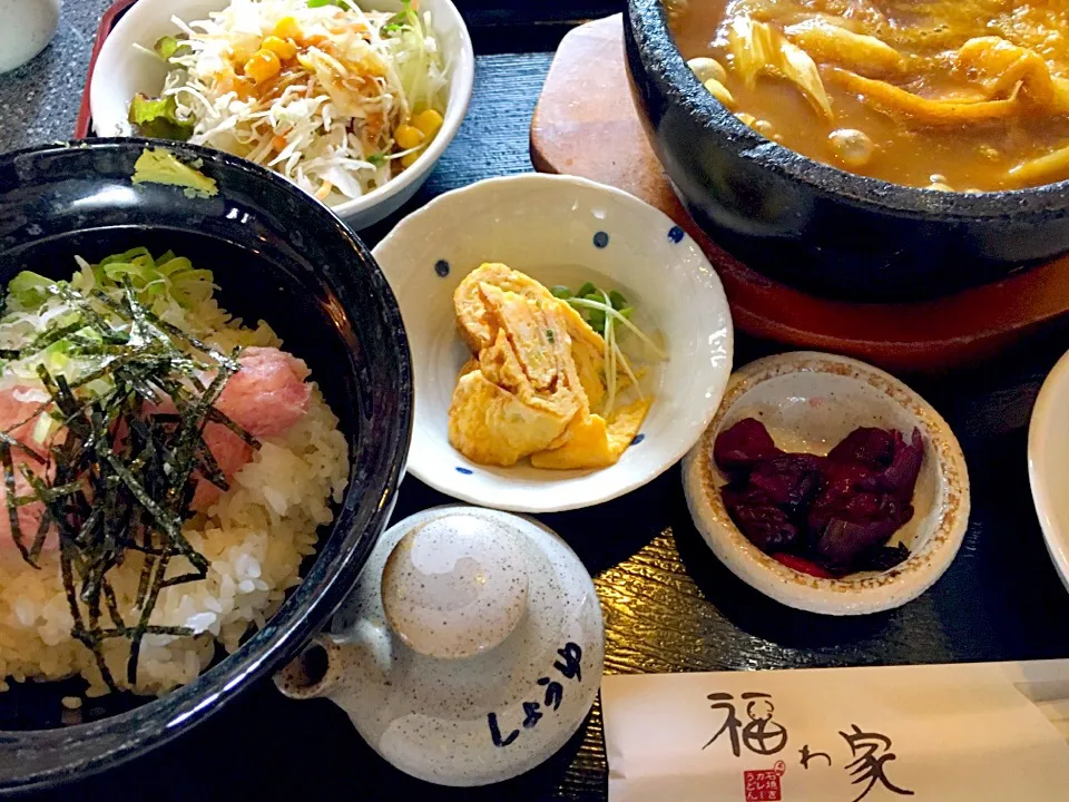 カレーうどんとマグロのたたき丼|MEGUMIさん