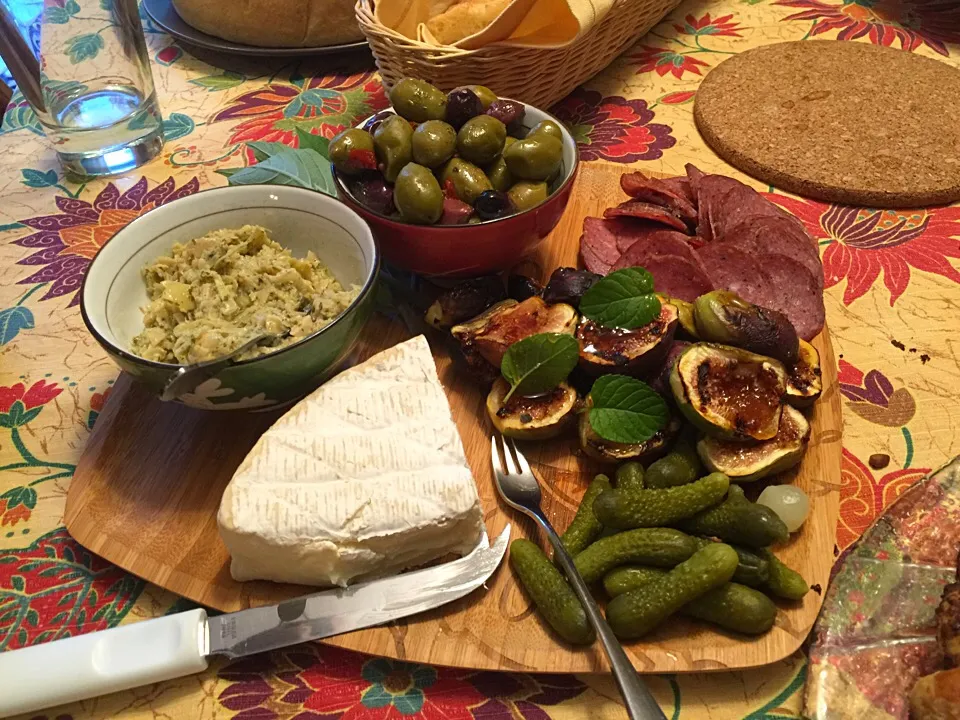 Snapdishの料理写真:Grilled Figs with chili honey, cornichons, Camembert, olives, artichoke pesto and Smoked Summer Sausage|Kkartsさん