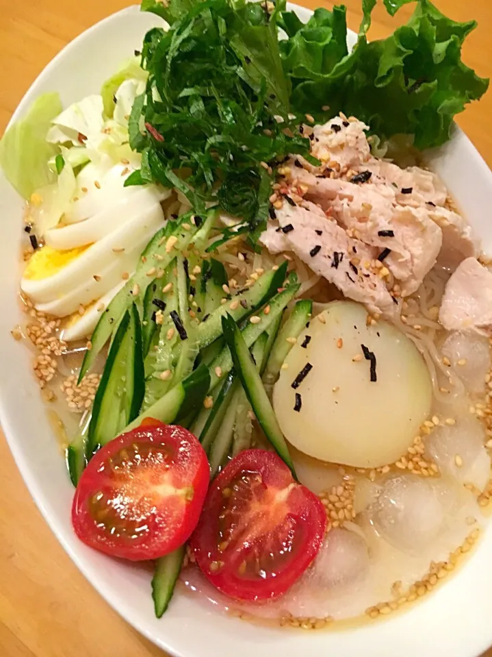 白だしにごま油をかけた簡単冷製うどん(*^o^*)|美也子さん