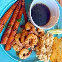 Snapdishの料理写真:Honey Garlic Shrimp. Cauliflower mash & balsamic glazed carrots|stephanieさん