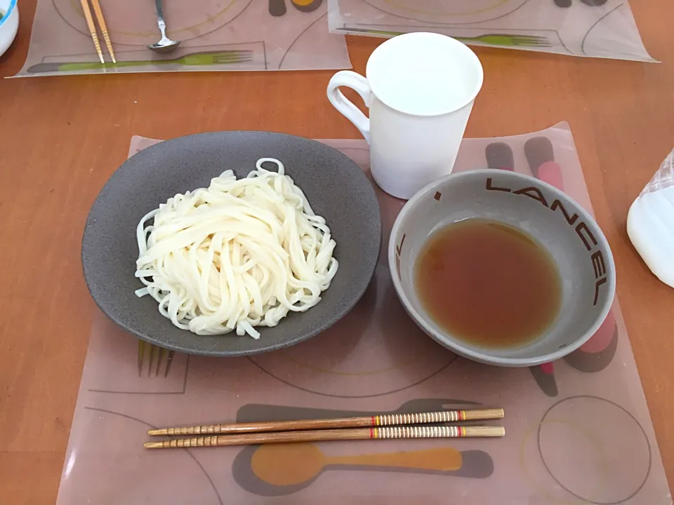 Snapdishの料理写真:息子の宿題  冷やしうどん|Kyokoさん