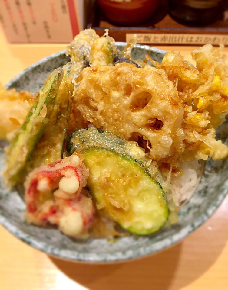 銀座インズで、夏野菜天丼を頂きます(^^)♪|ギムレットさん