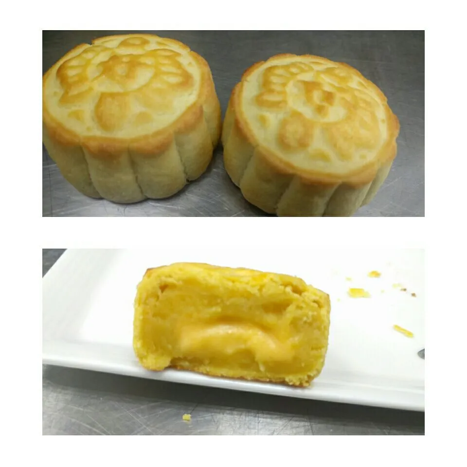 Snapdishの料理写真:流心奶皇月餅 Mooncake|lokさん