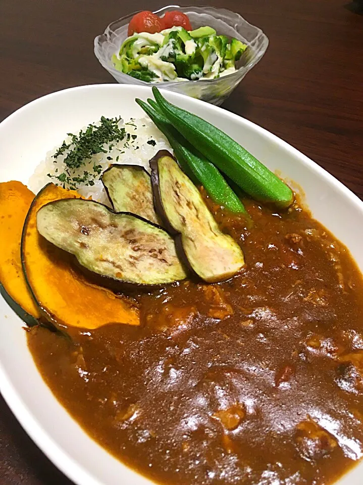 夏野菜カレーとゴーヤサラダ♫|みっきーさん