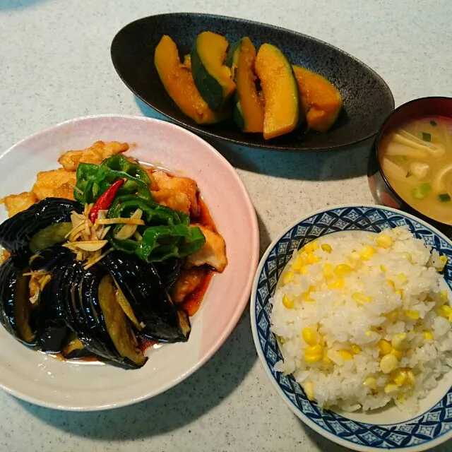 鶏肉と茄子の南蛮漬け、かぼちゃ煮、とうもろこしご飯、えのき茸のお味噌汁|rokochixxx666さん