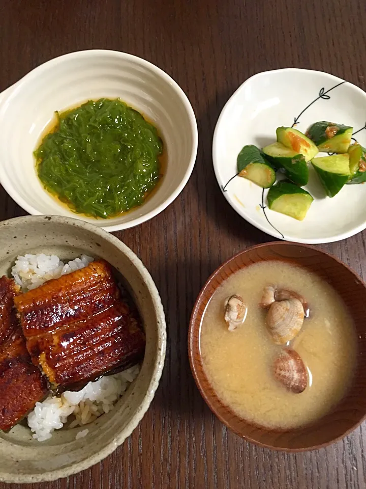 8月18日朝ごはん うな丼 あさりの味噌汁 めかぶ等|やすこさん