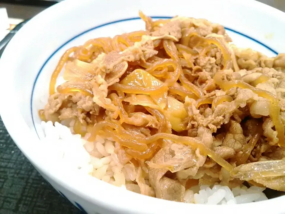 久々に、なか卯の牛丼♪|深夜特急fさん