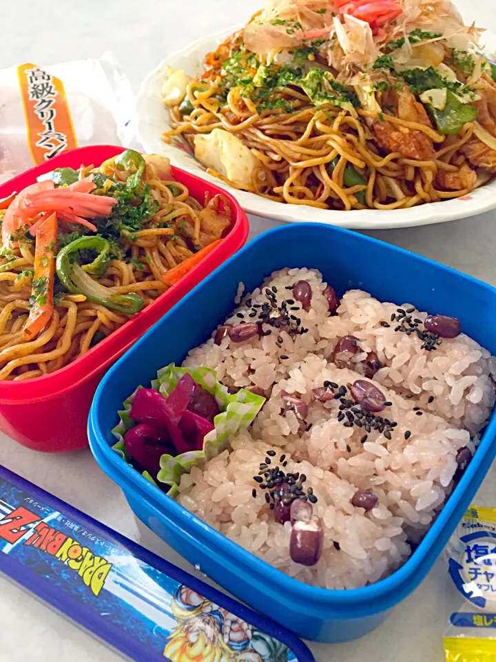 高校2年男子（赤飯&焼そば）部活弁当🎾|じゅごんさん