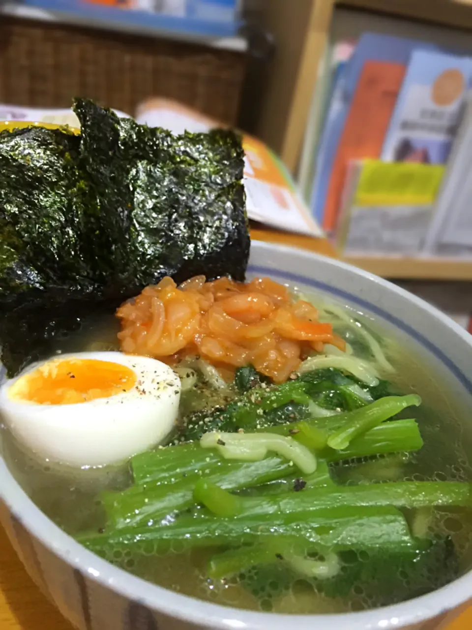 塩ラーメンエビチリのせ 半熟卵 ツルムラサキ 焼き海苔|ch＊K*∀o(^^*)♪さん