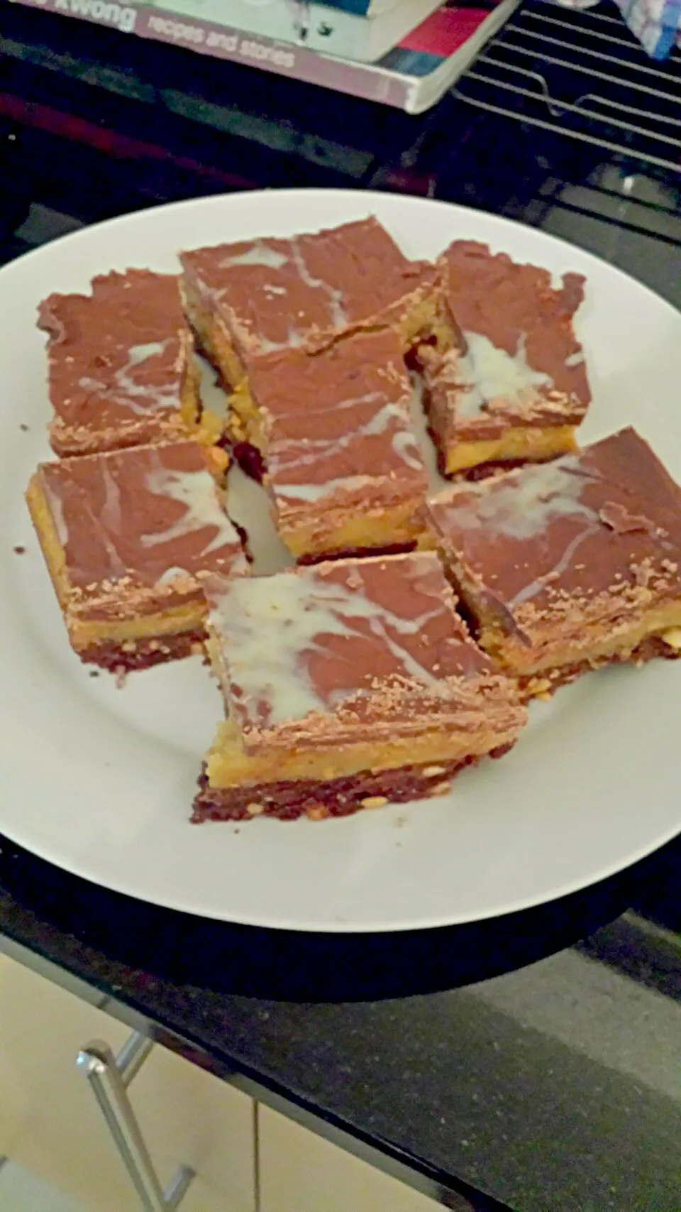 peanut caramel slice|sarah putoさん