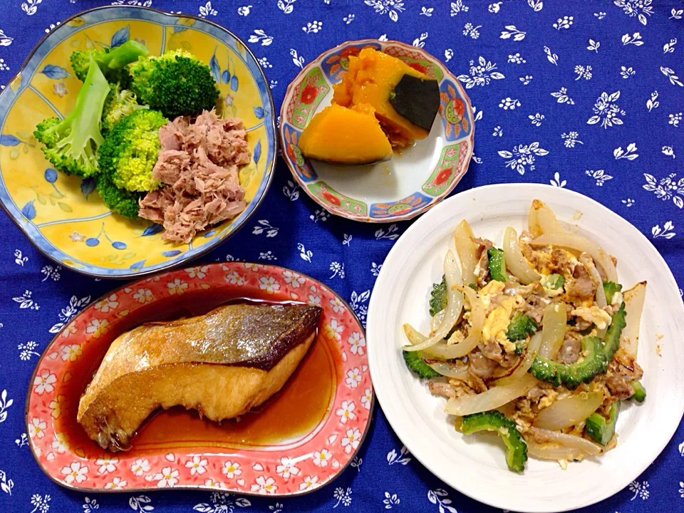 Snapdishの料理写真:鰤の照焼⭐️ゴーヤチャンプル⭐️ブロッコリーとツナサラダ⭐️南瓜の煮物|ほなさん