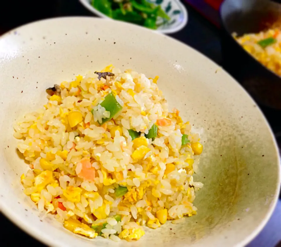 昼ごはん  鮭とうもろこし炒飯|砂雪さん