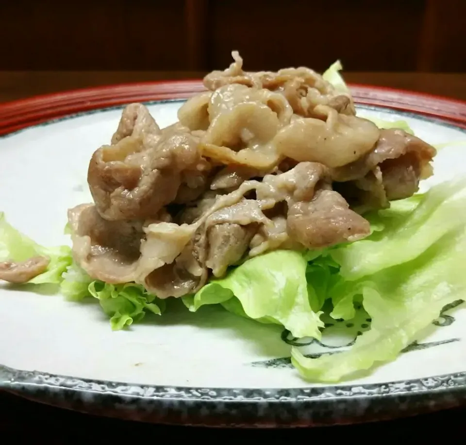 🐷肩ロースの塩レモン炒め😋|あらいぐまのしっぽさん